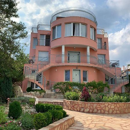 Sunray Guest House, Private Rooms & Apartment With Lovely Sea View Varna Esterno foto
