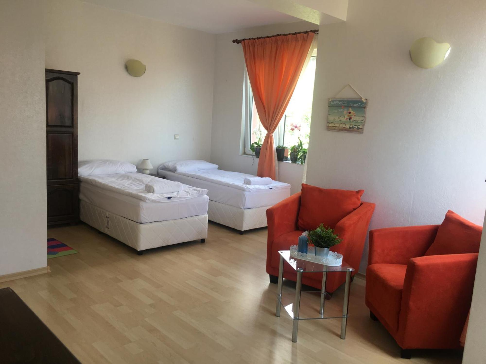 Sunray Guest House, Private Rooms & Apartment With Lovely Sea View Varna Esterno foto