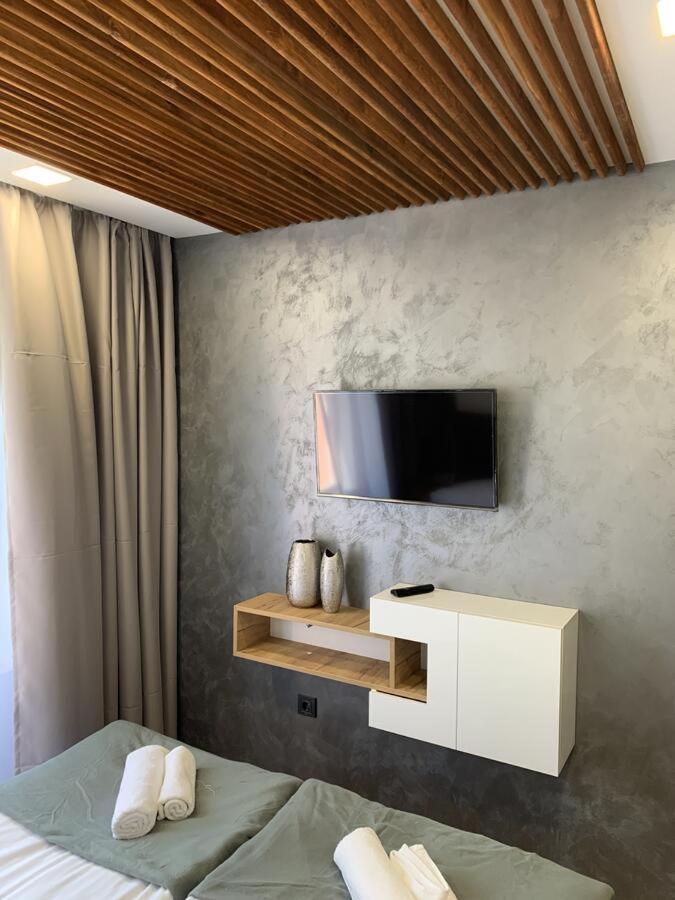 Sunray Guest House, Private Rooms & Apartment With Lovely Sea View Varna Esterno foto